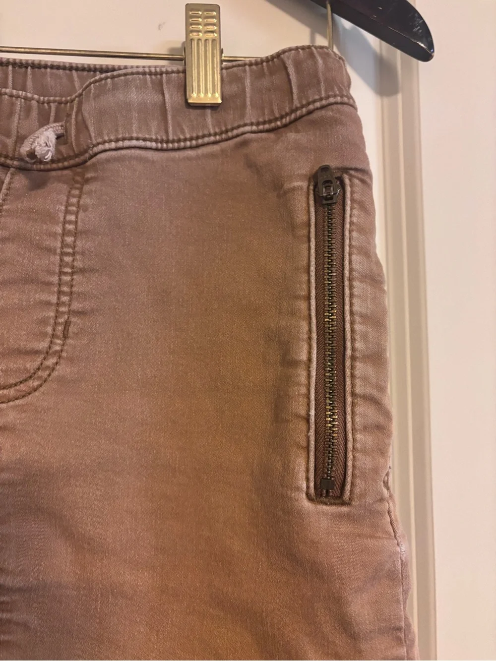 Boys Casual Drawstring Shorts in Taupe